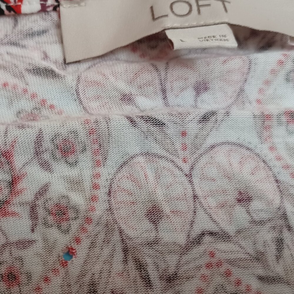 Women's Loft long sleeve paisley top with 1 sm flaw (see description) Size Large - Picture 4 of 9